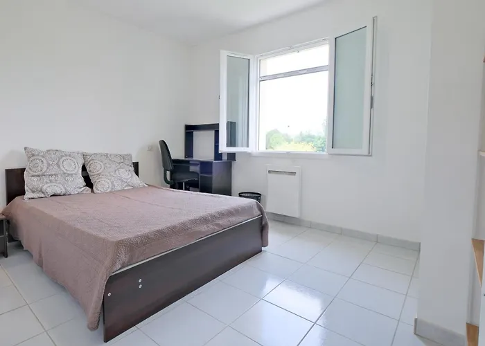 Prázdninový dům Le Perchoir Avec Piscine Et Clim *