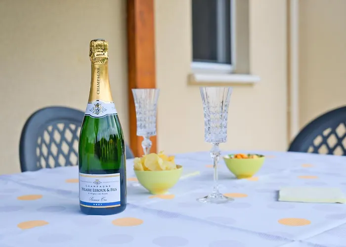 Prázdninový dům Le Perchoir Avec Piscine Et Clim Savignac-les-Églises